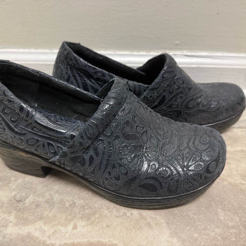 b.o.c. Black Embossed Mules